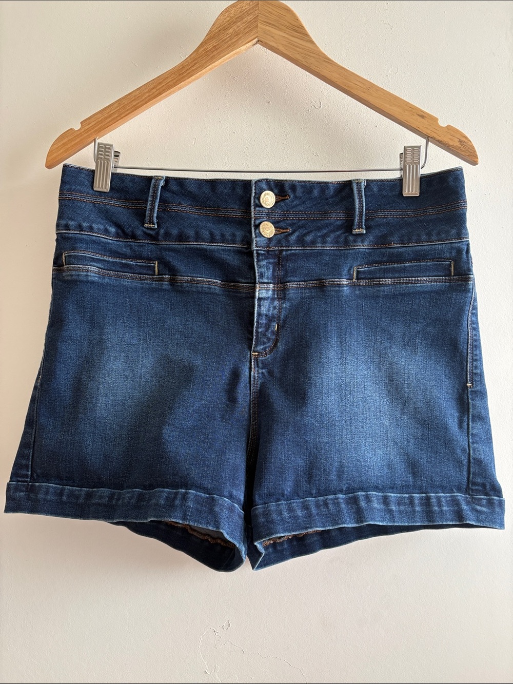 bebe Dark Blue Vintage Eash Denim Women’s Preppy Casual Shorts SZ 32